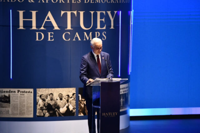 Conmemoran natalicio de Hatuey de Camps y resaltan su legado político y democrático