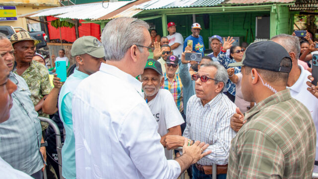 Presidente Abinader inaugurará este sábado dos carreteras y un techado escolar en Monte Plata