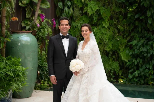 Omar Fernández y Alexia Rubio unen sus vidas en matrimonio religioso en la Ciudad Colonial
