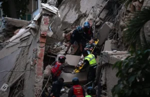 Segundo sismo de magnitud 7.5 sacude a Venezuela tras un primer terremoto de 7.2