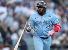 Vladimir Guerrero Jr. impulsa dos carreras en victoria de los Azulejos sobre Boston