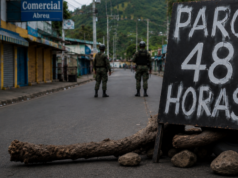 Paro de 48 horas paraliza actividades en Licey al Medio por reclamo de obras