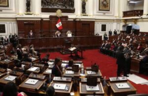 Perú pone en vigor ley que traslada a la justicia militar los casos contra policías y militares