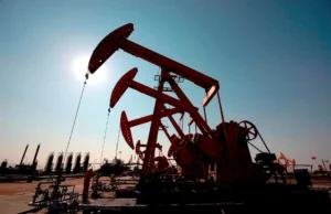 Petróleo WTI sube a US$70.46 por tensiones en el Estrecho de Ormuz