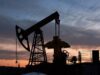 Petróleo repunta por nueva escalada militar entre Estados Unidos e Irán
