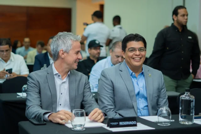 llevar agua de Hatillo al Gran Santo Domingo