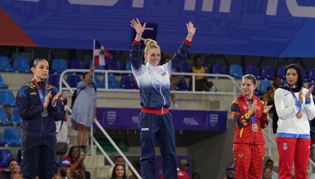 Karate dominicano conquista dos oros en kata con Dimitrova y Aracena