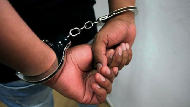 Detienen en Jamaica a “Macho”, señalado por muerte de chofer en Santiago