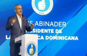 Abinader asume la presidencia del PRM hasta 2030