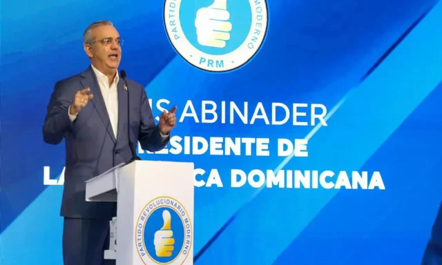 Abinader asume la presidencia del PRM hasta 2030