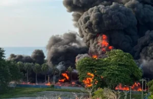 Se incendia camión tanquero en el Malecón de Santo Domingo