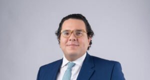 Abinader designa a Víctor Cedeño Brea como nuevo superintendente de Bancos