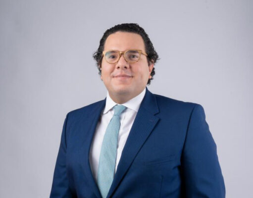 Abinader designa a Víctor Cedeño Brea como nuevo superintendente de Bancos