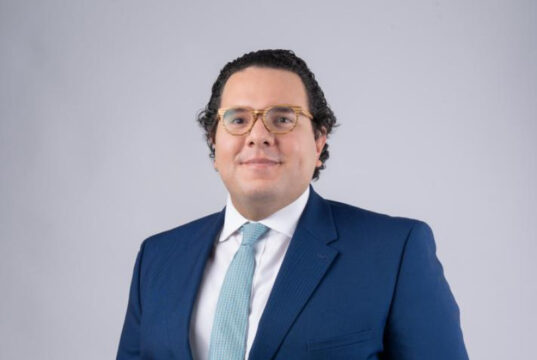 Abinader designa a Víctor Cedeño Brea como nuevo superintendente de Bancos