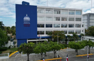 Aumentan 25 % salario mínimo de operadores de máquinas pesadas agrícolas